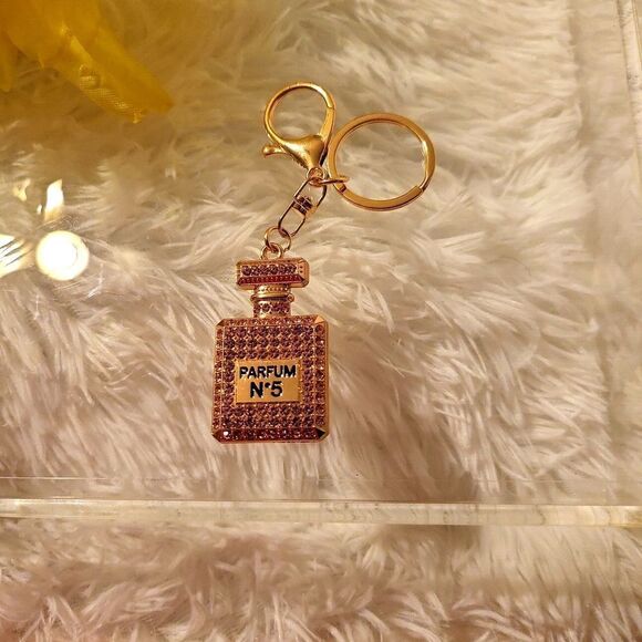 Parfumn°5 with pink crystals gold outlay, so cute for purse or 🔑 keys - Picture 1 of 2